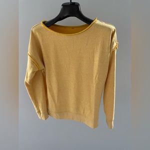 Vintage looking sweatshirt medium
